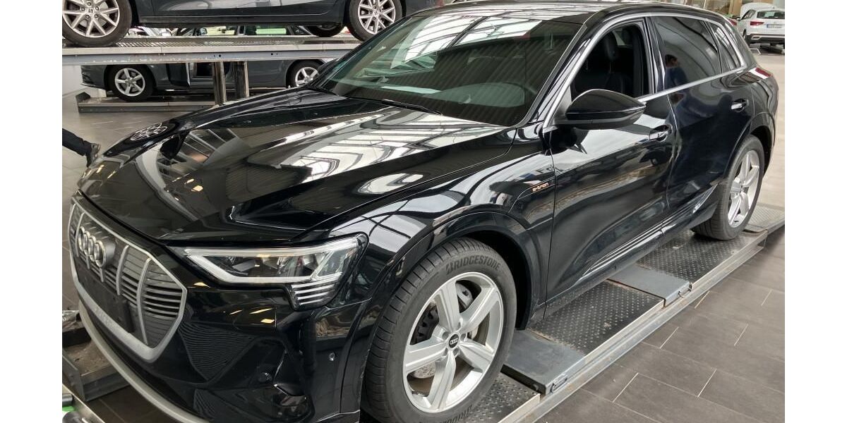 Audi e-tron 52.415 km 33.910 &euro; Hagen 58091