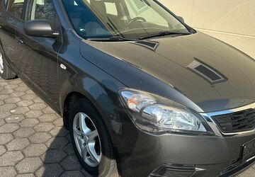 Kia ceed Sportswagon 76.000 km 3.999 &euro; Hattingen 45527