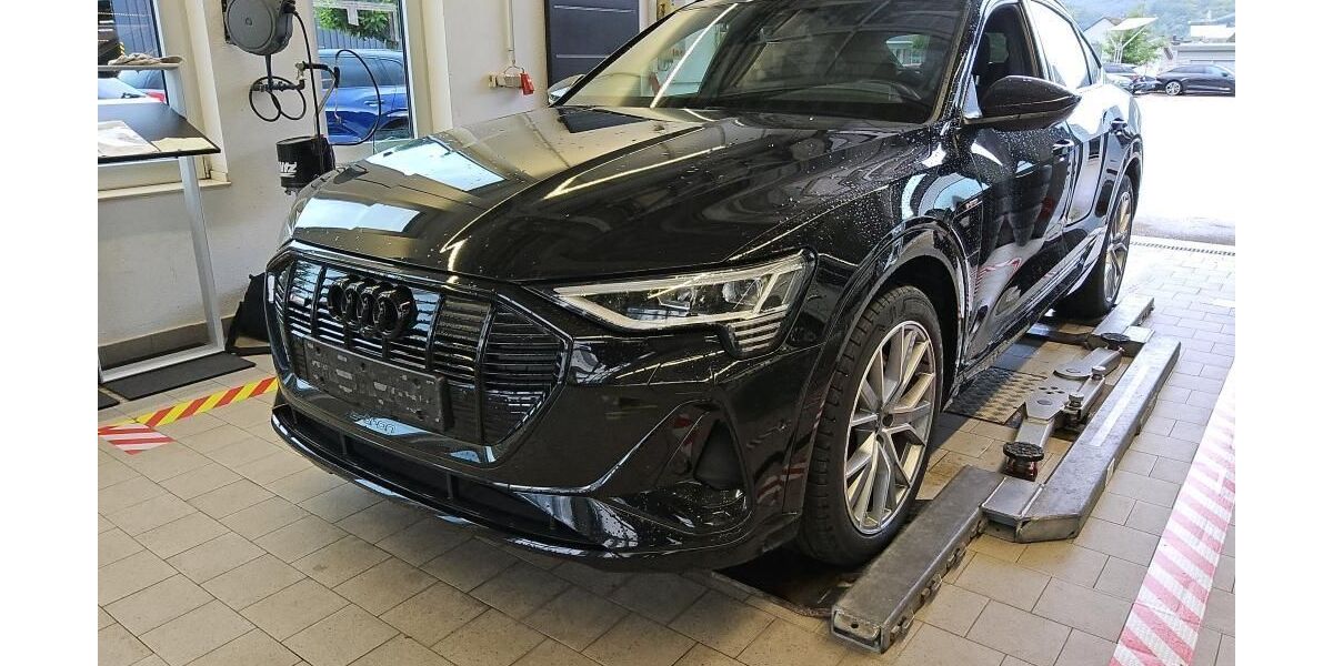 Audi e-tron 56.302 km 32.540 &euro; Hagen 58091