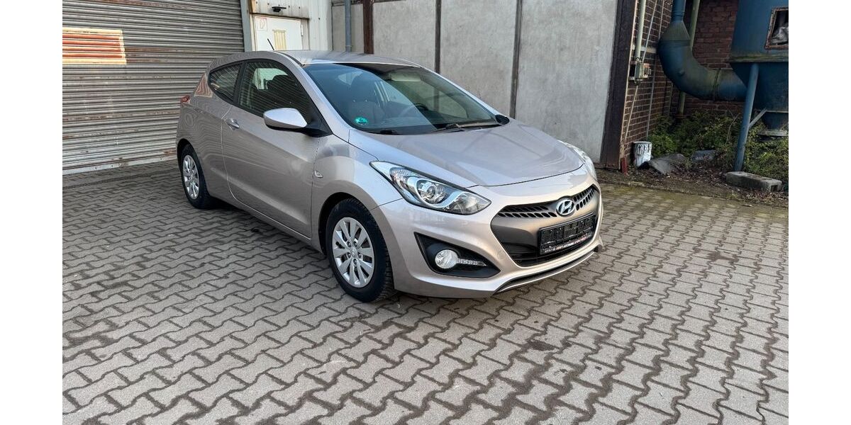 Hyundai i30 180.000 km 4.190 &euro; Bottrop 46240