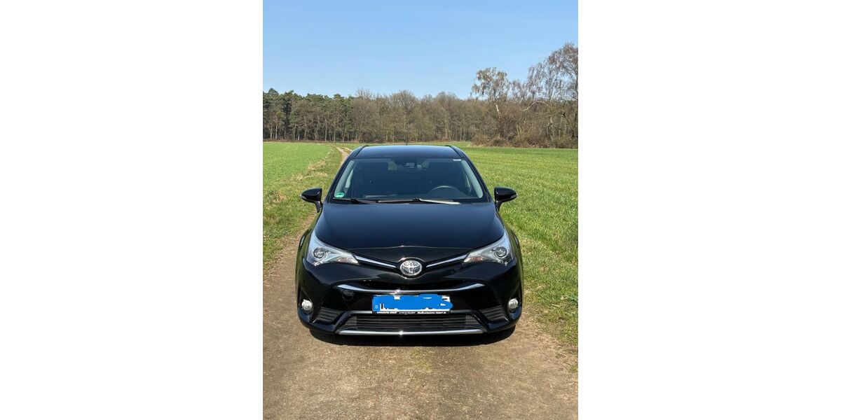 Toyota Avensis 154.500 km 12.800 &euro; Haltern am See 45721