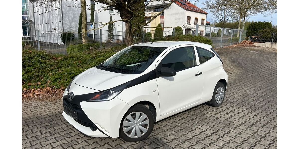 Toyota Aygo (X) 108.000 km 4.480 &euro; Dortmund 44269