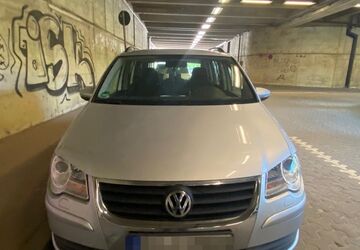 VW Touran 281.500 km 3.300 &euro; Bochum 44801