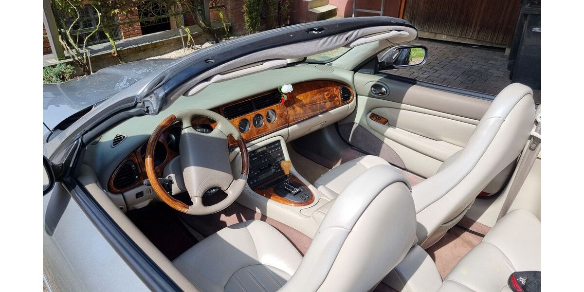 Jaguar XK8 166.000 km 18.450 &euro; Selm 59379