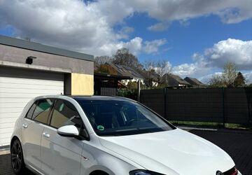 VW Golf 48.416 km 27.600 &euro; Oer-Erkenschwick 45739