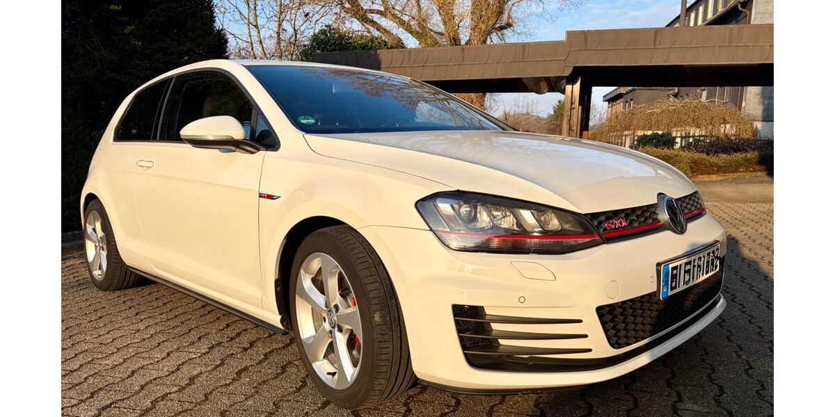 VW Golf 111.115 km 14.490 &euro; Gevelsberg 58285