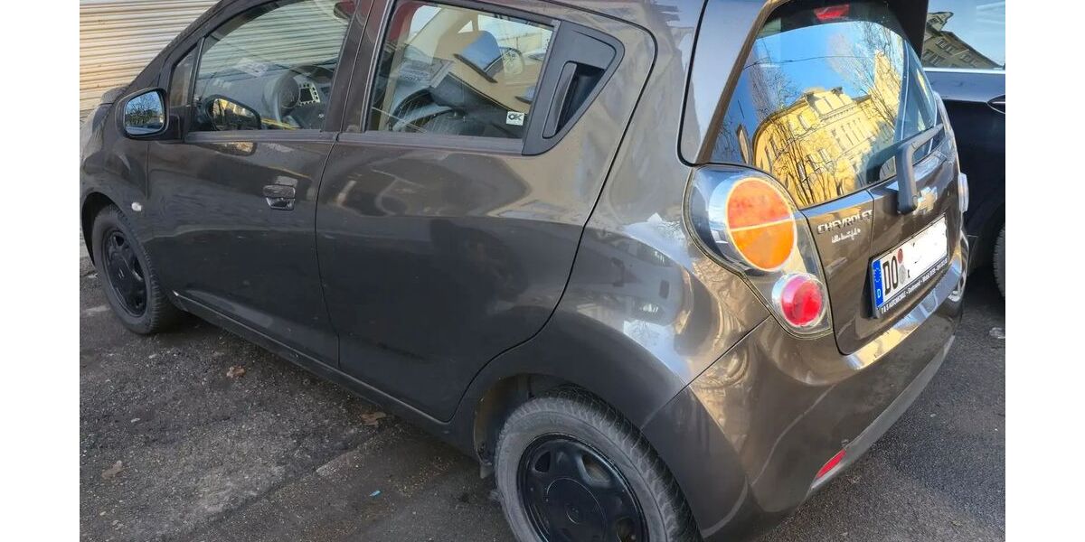 Chevrolet Spark 82.450 km 3.099 &euro; Dortmund 44145