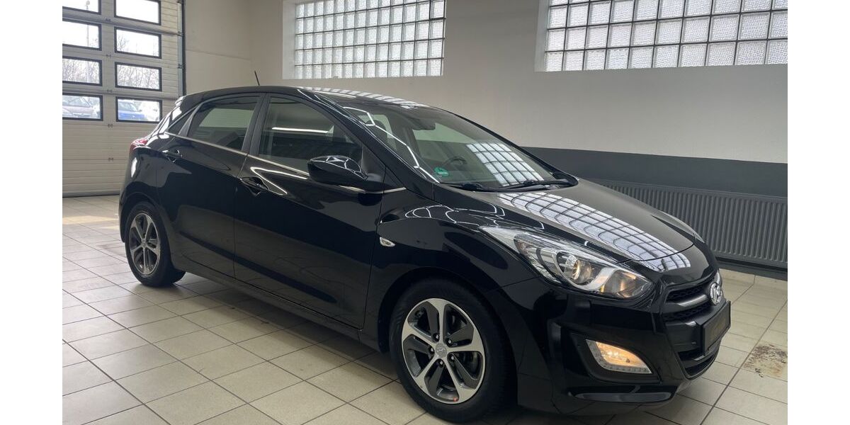 Hyundai i30 92.838 km 11.900 &euro; Kamen 59174