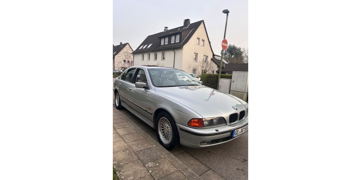 BMW 520 215.000 km 3.900 &euro; Gelsenkirchen 45884