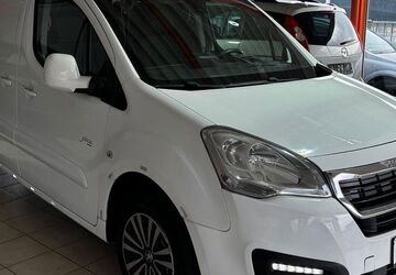Peugeot Partner 185.000 km 5.799 &euro; Dortmund 44147