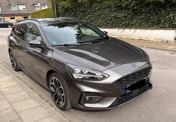 Ford Focus 90.000 km 14.799 &euro; Essen 45149