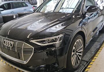 Audi e-tron 33.536 km 32.749 &euro; Hagen 58091