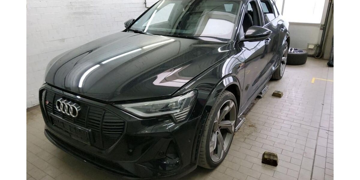 Audi e-tron 79.995 km 39.980 &euro; Hagen 58091