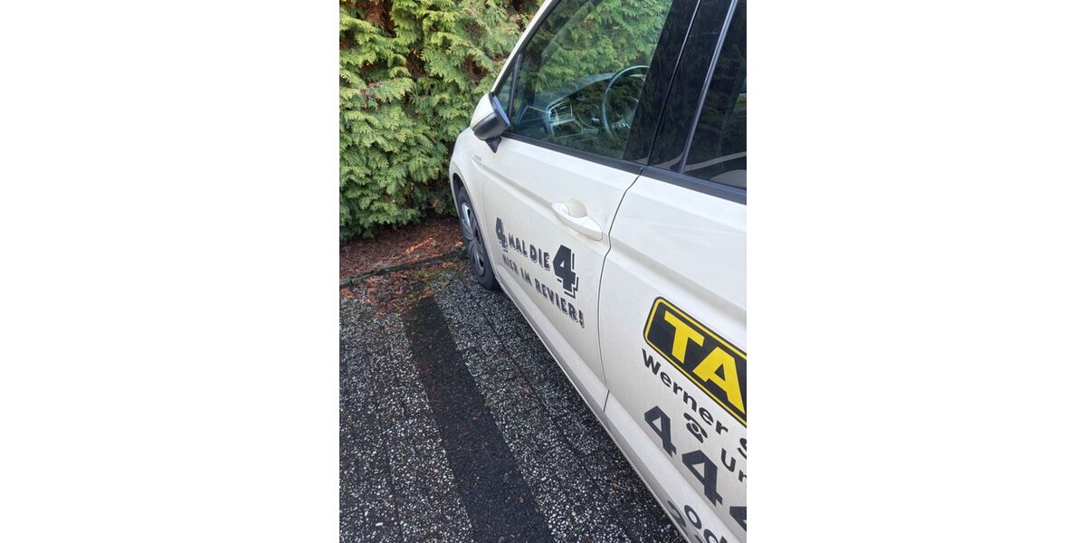 VW Touran 330.000 km 7.980 &euro; unna 59425