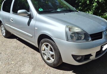 Renault Clio 121.679 km 1.950 &euro; Dorsten 46282