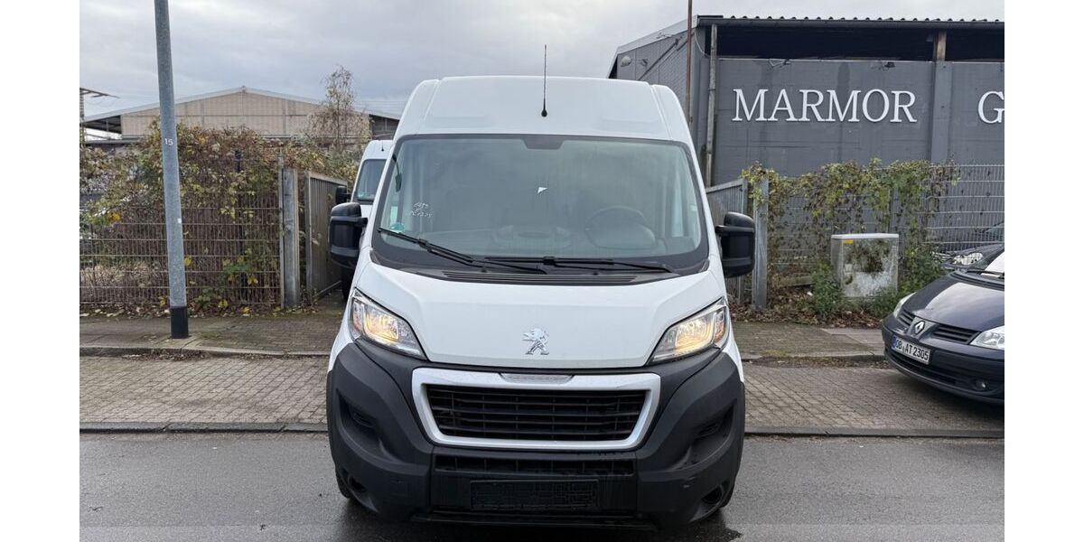 Peugeot Boxer 212.000 km 8.990 &euro; Essen 45143