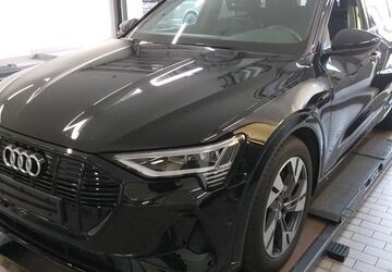 Audi e-tron 32.073 km 31.555 &euro; Hagen 58091