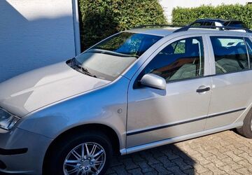 Skoda Fabia 98.469 km 2.400 &euro; Sprockhövel 45549