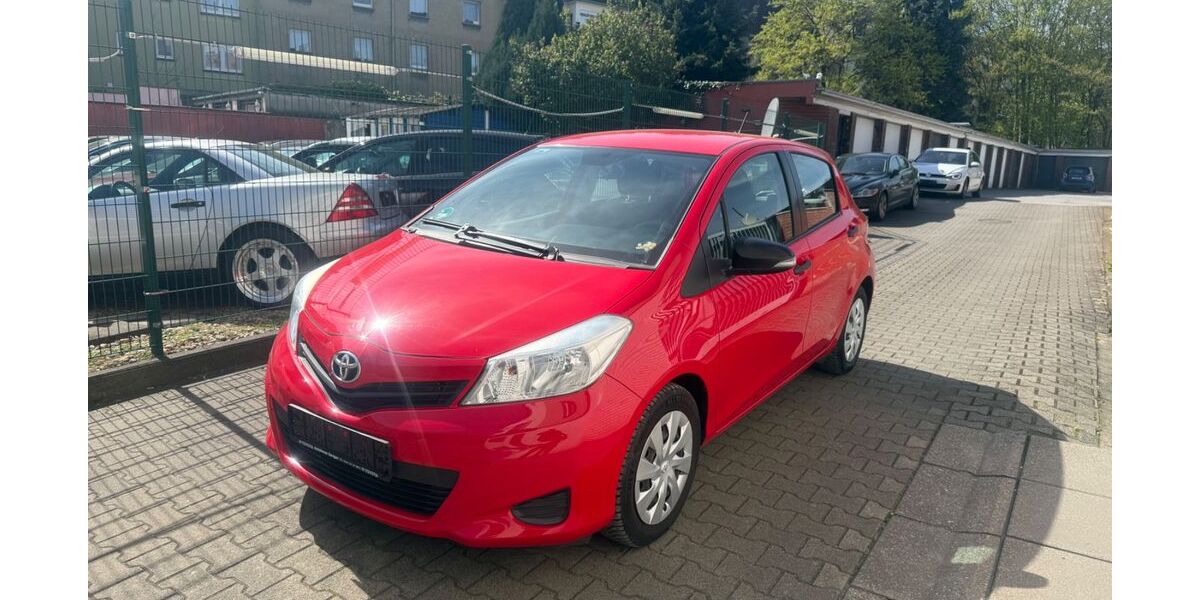 Toyota Yaris 126.000 km 5.500 &euro; Essen 45143