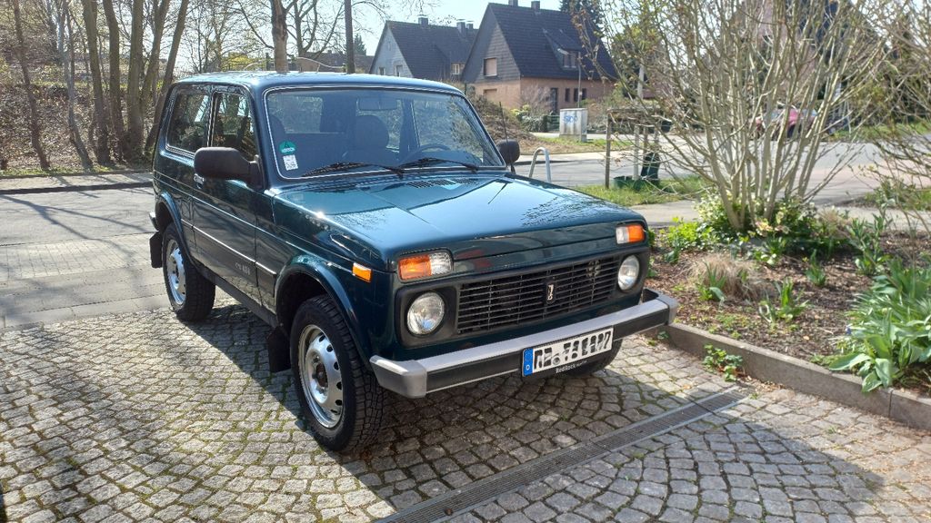 Lada Niva 39.200 km 8.800 &euro; Recklinghausen 45661