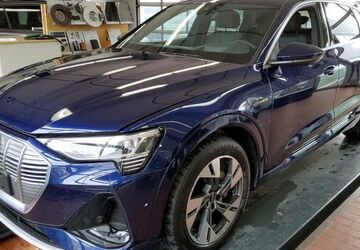 Audi e-tron 35.892 km 35.645 &euro; Hagen 58091