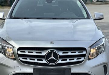 Mercedes-Benz GLA 180 214.517 km 11.999 &euro; Essen 45276