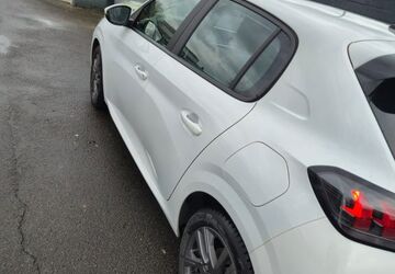 Peugeot 208 28.000 km 14.500 &euro; castrop rauxel 44581