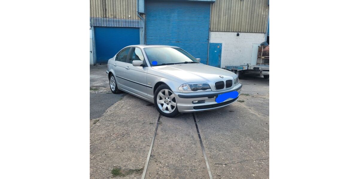 BMW 323 258.000 km 2.899 &euro; Essen 45356