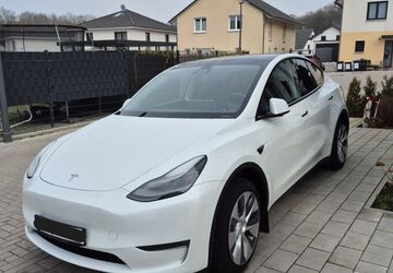 Tesla Model Y 77.000 km 33.900 &euro; Dortmund 44369