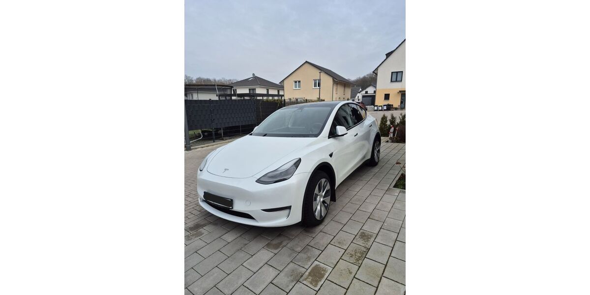 Tesla Model Y 77.000 km 33.900 &euro; Dortmund 44369