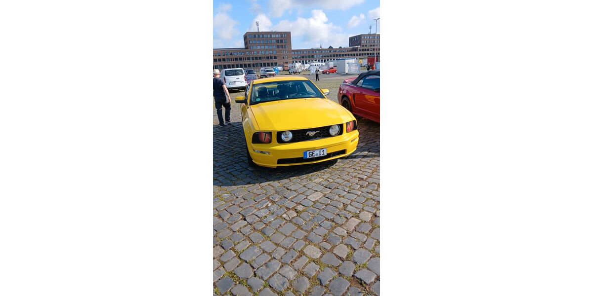 Ford Mustang 226.200 km 12.999 &euro; Gelsenkirchen 45884