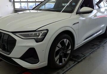 Audi e-tron 43.621 km 40.910 &euro; Hagen 58091