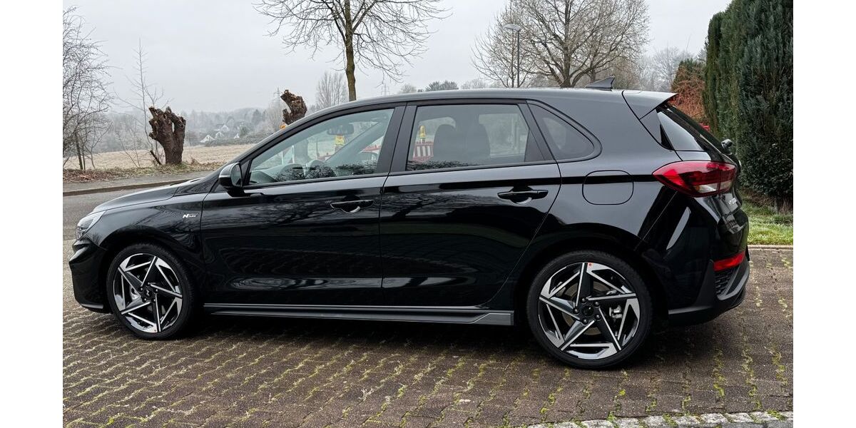 Hyundai i30 2.900 km 25.350 &euro; ESSEN 45359